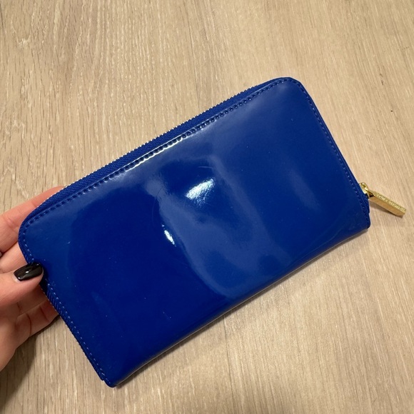 Tory Burch Royal Blue Patent Leather Clutch NEW - Picture 2 of 6
